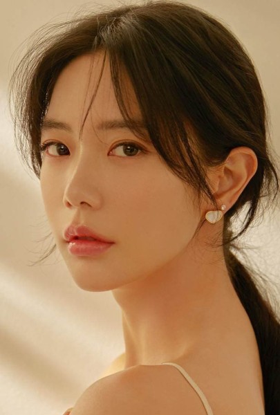 Clara Lee Sung-min